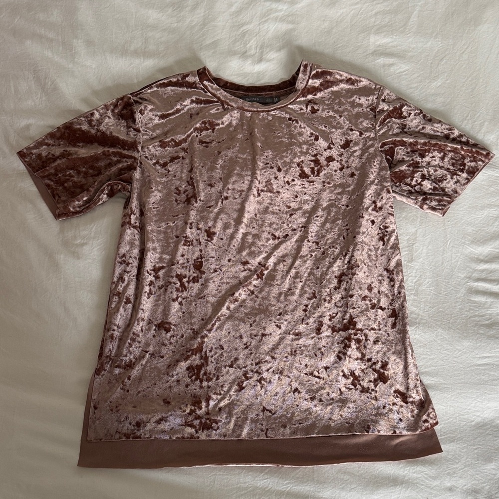 Bershka Velvet Short Sleeve Tee in Pink